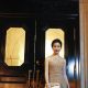劉亦菲手持Roger Vivier花鑽系列手拿包