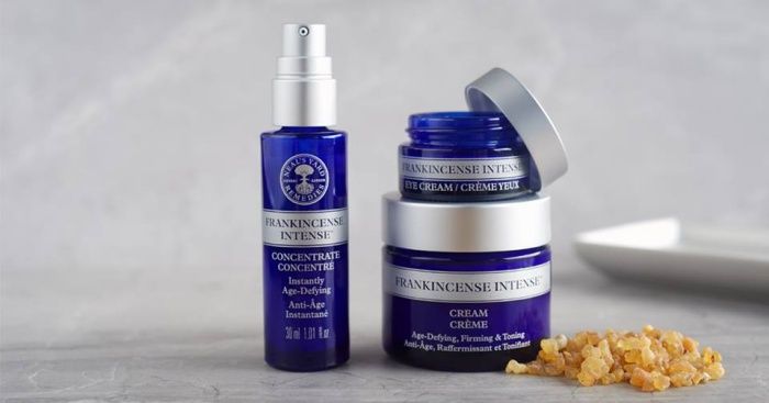 Neal’s Yard Remedies 乳香賦活緊緻系列