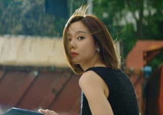 性感女神金亞中,在戲中和趙寅成墜入情網