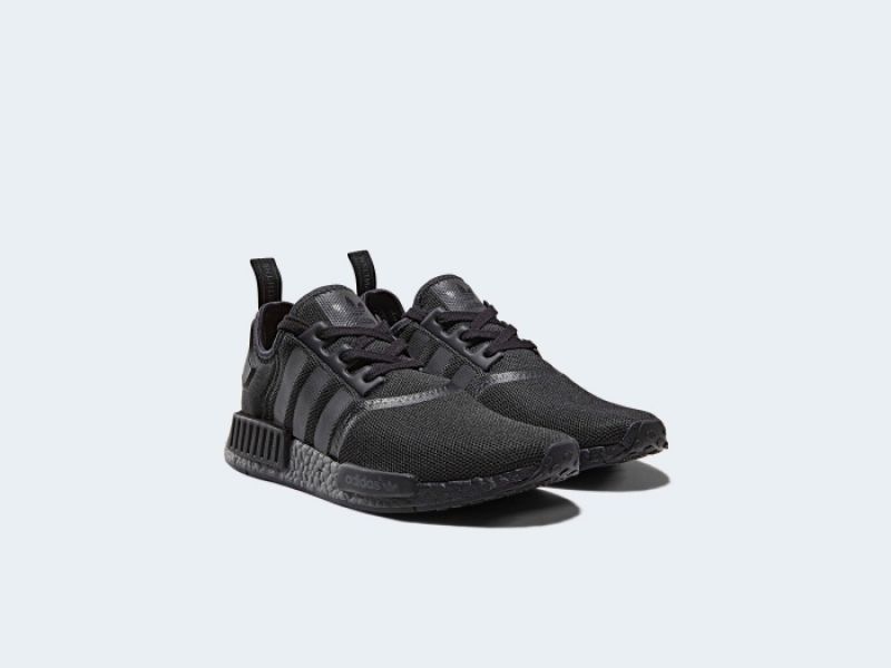 adidas Originals NMD R1(男生黑色鞋款) NTD5,890