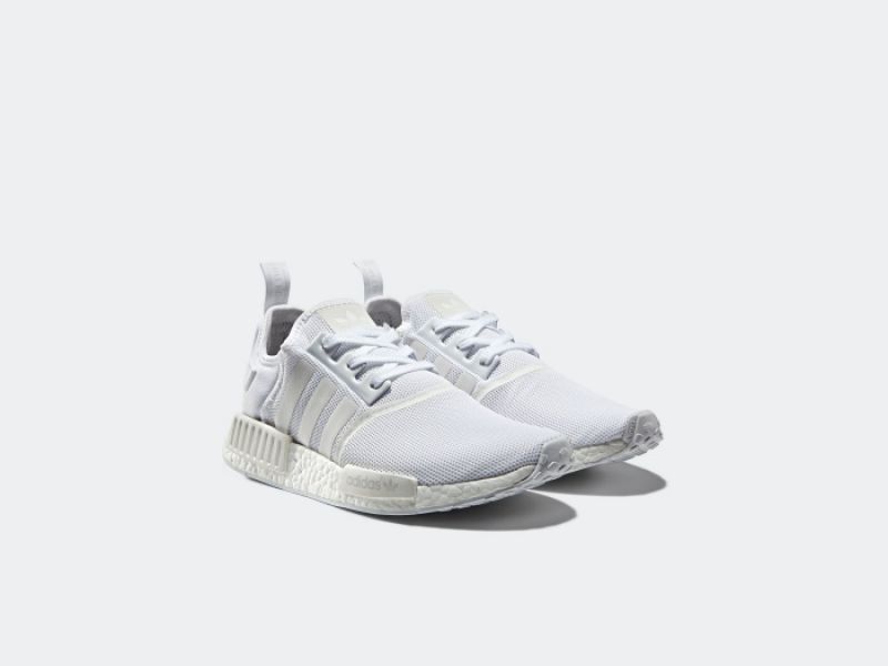 adidas Originals NMD R1(男生白色鞋款) NTD5,290