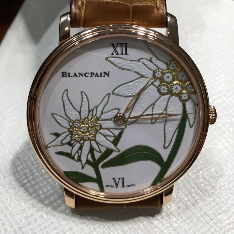 Blancpain藝術工藝如琺瑯或金工都是今年的重點之一,就像是一件迷你的名畫、藝術品,美的好有層次!