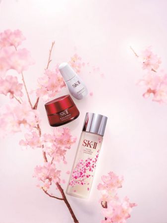 SK-II 獻上最好的,給最愛的她!青春露粉漾櫻花限量版母親節上市