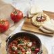 Toasteria Café 永康 :以色列風情早餐 Shakshuka 夏卡蘇卡,以鐵鍋熱呼呼的盛裝起烤甜椒、水波蛋佐菠菜泥與新鮮番茄蔬菜醬共融一鍋的甜美滋味,不能少孜然粉點題中東風情卻一點都不嗆,刷洗孜然以往背負嗆味負評冤屈。特別以色列媽媽手工揉製口袋餅口感Q彈耐嚼,填入一匙淋上檸檬與橄欖油與番茄丁鸚嘴豆泥,再一匙鐵鍋半熟蛋黃和蔬菜泥,一口吃盡慢火燉煮濃縮焦糖化極致蔬菜甜美,最是貼近地中海享受地利恩賜的富饒蔬果滋味。