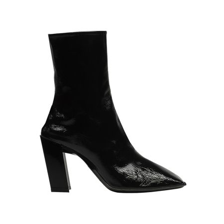 漆皮尖頭中長靴,Balenciaga。