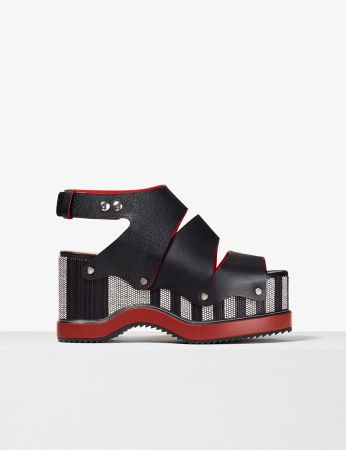 黑色厚底涼鞋,Proenza Schouler,NT43,500。