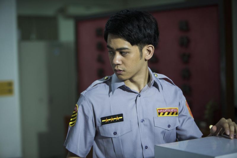 李淳在電影《目擊者》中飾演警察阿緯