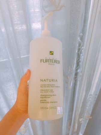 偶然一次試用Rene Furterer萊法耶的蒔蘿均衡髮浴,到現在好幾年了還是離不開它(這瓶又即將見底了)。喜歡它的植萃成分,香氣跟泡沫質地,洗完頭皮跟髮根都鬆鬆鬆,有種做完spa的暢快感,大推!推薦者:Marie Claire資深珠寶鐘錶編輯 Kate