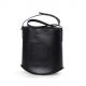 黑色牛皮水桶包,Delvaux。