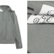 破壞露肩大學Tee。