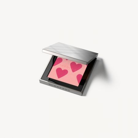 Burberry First Love 限量版愛心腮紅,$2,200