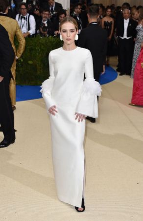 Zoey DeutchIn Tory Burch