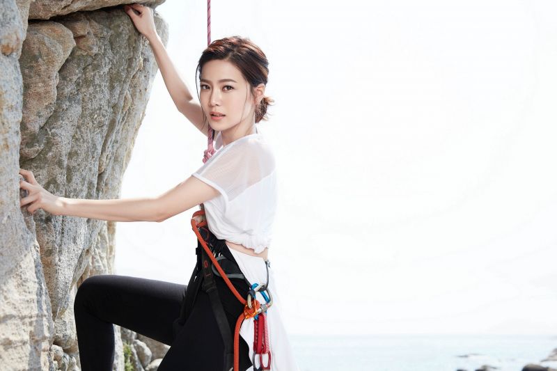 SK-II FACE THE WILD FACE THE CAMERA青春露極限挑戰:曾之喬於台灣東北角嚴峻峭壁挑戰極限攀岩