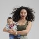 著名女演員朱妮絲莫利特(Jurnee Smollett-Bell)與兒子Hunter(5個月)
