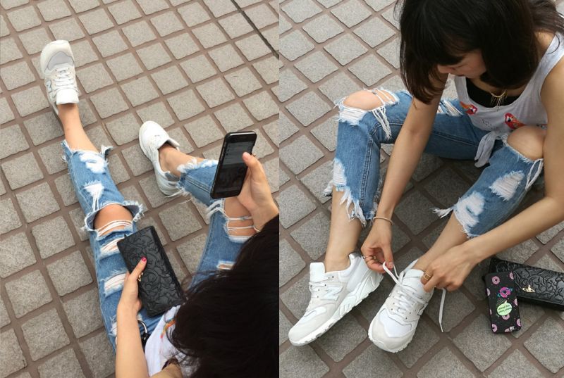 潮妞必備、率性100%的New Balance WL999熱愛韓國流行文化與出國旅遊的企劃編編,日常穿著有著時下最大勢的潮流氣息,鮮明又有個性的重度破壞加工牛仔褲、層次背心搭配頸鍊與飾品,穿上運用多種材質與白色調層次打造而成的WL996款,透氣網布的各種機能精緻設計,好穿舒適之外更堅固造型,呈現無違和感的率性街頭模樣,有型女孩瞬間GET!