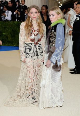 Mary Kate and Ashley Olsen