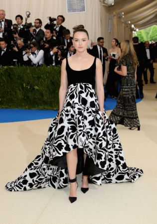 Daisy RidleyIn Oscar de la Renta