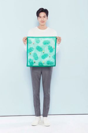 innisfree 2017限定手帕 李敏鎬形象照