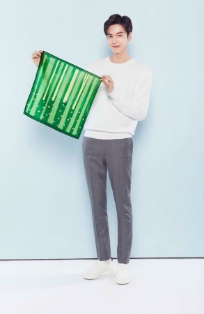 innisfree 2017限定手帕 李敏鎬形象照
