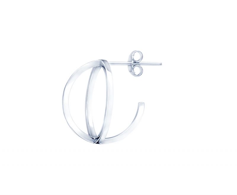 點睛品 Ear Play「耳玩」系列950鉑金耳環-NT$4,500 (單隻)。