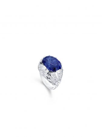 Piaget Sunlight Journey頂級珠寶系列Under The Sea 主題指環18K白金鑲嵌單顆來自馬達加斯加橢圓藍寶石 1 oval-cut (約14.28 克拉) 及鑽石