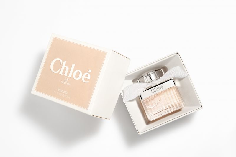 Chloé 女性淡香水白玫瑰。