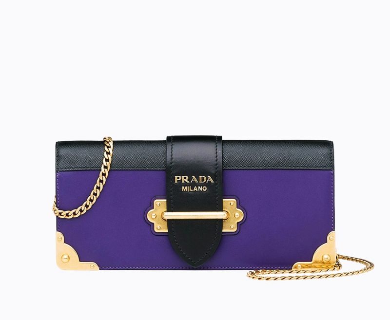 Prada 天鵝絨金屬鏈袋Cahier 包$ 76,500
