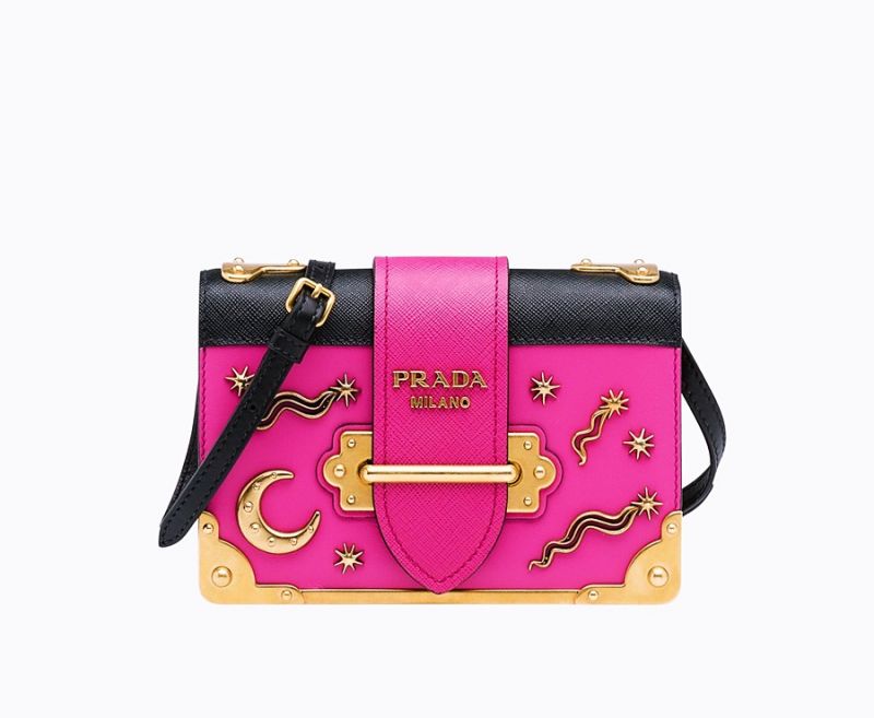 Prada星星月亮裝飾 Cahier 包 $72,500