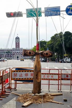 去年11月巴奈和那布還受邀參與「總統府音樂會」演出,但現在只能天天望著不說話的總統府
