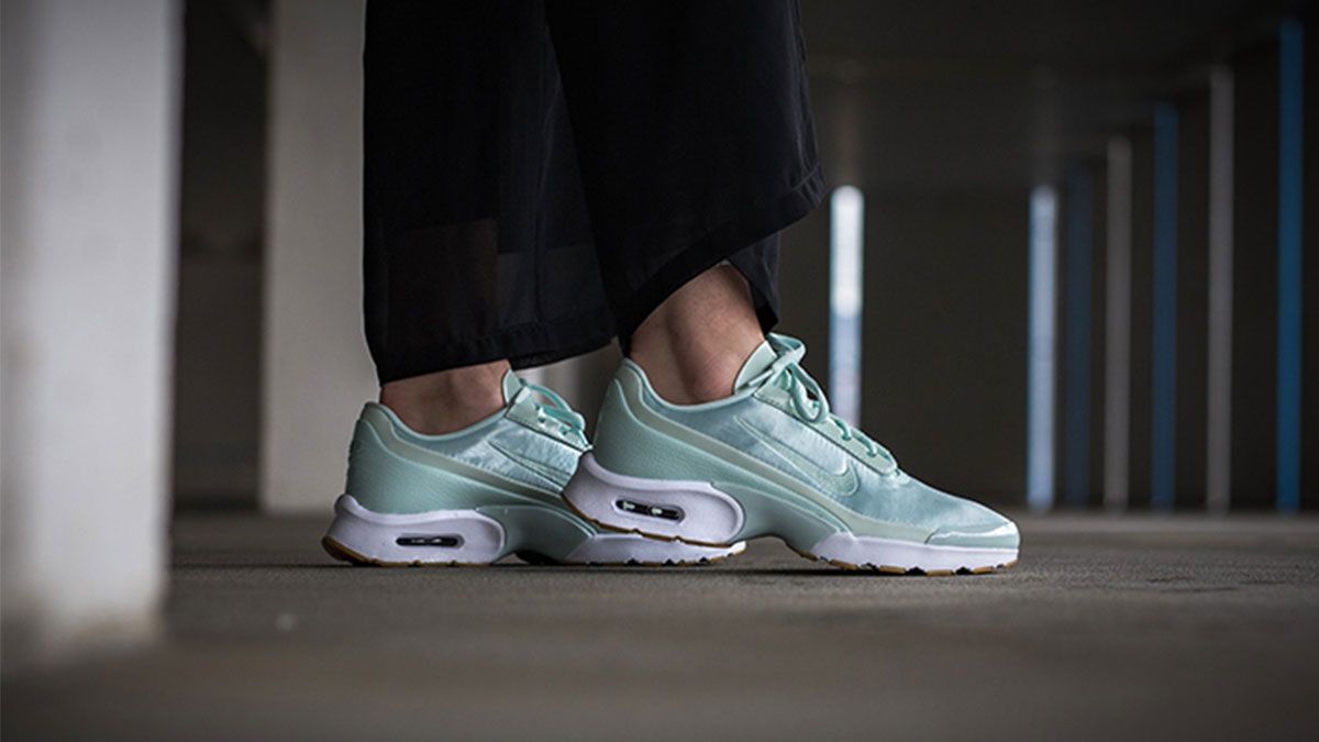 夏日裡的小清新球鞋!緞面、刺繡、粉嫩色…集各種夢幻元素於一身的Nike Air Max Jewell開箱