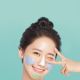 innisfree濟州島火山泥調色面膜潤娥示範照。