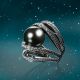 MIKIMOTO A World of Creativity系列《行星》南洋黑真珠鑽石戒指,490,000元。
