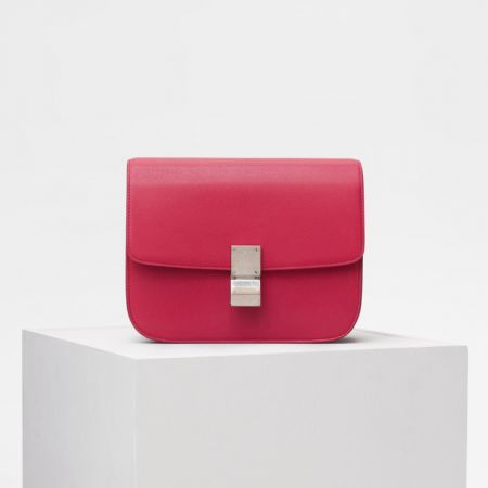 Céline,Classic桃紅色山羊皮肩背手拿包 $100,000-$135,000。