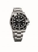 Submariner 材質:904L不銹鋼 錶面顏色:黑色 抗刮損Cerachrom陶質字圈,鉑金塗層數字及刻度 勞力士3135型自動上鏈機芯,旋入式三扣鎖三重防水系統 防水深度達300米(1,000呎) 定價:NTD$247,500