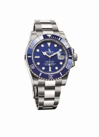 Submariner Date 材質:18ct白色黃金 錶面顏色:藍色 抗刮損Cerachrom陶質字圈,鉑金塗層數字及刻度 勞力士3135型自動上鏈機芯,旋入式三扣鎖三重防水系統 防水深度達300米(1,000呎) 定價:NTD$1,123,000