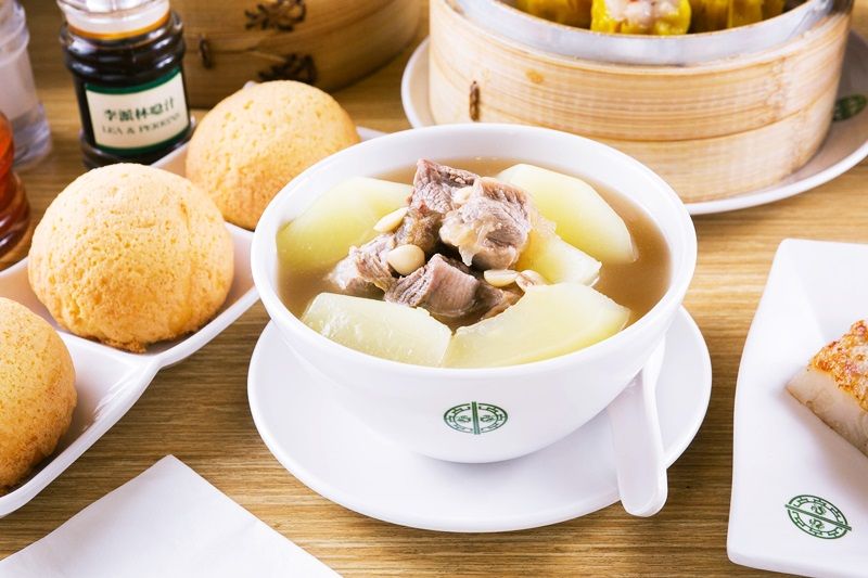 雪耳南北杏老火煲湯