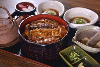 鰻魚桶三吃/690 元(雙人)