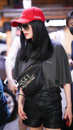 楊冪 背帶 Gucci Coco Capitan 系列腰包