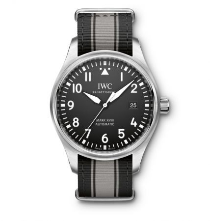 馬克十八飛行員腕錶,直徑 40mm 精鋼材質,自動機芯,IWC。