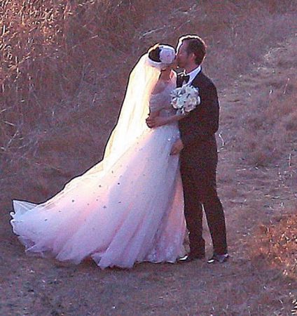 Anne Hathaway & Adam Shulman