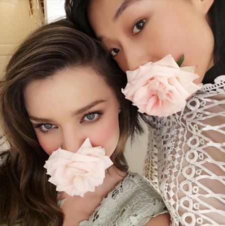 「我想鼓勵女人們擁抱接納自己的獨特性,就像玫瑰很美,向日葵和牡丹也一樣的美,我的意思是所有花朵都有自己獨特的美麗,而女人也是。」