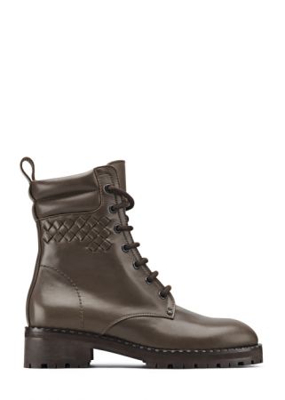 小牛皮短靴,Bottega Veneta,NT35,100。