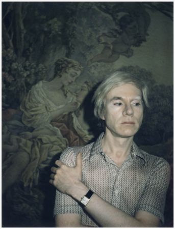 安迪‧沃荷(ANDY WARHOL)- 1975年美國著名畫家、普普藝術傳奇人物、紐約名流安迪‧沃荷擁有獨樹一幟的才華,他佩戴TANK腕錶時從不為其上鍊。他曾在一次採訪中坦承:「我佩戴TANK腕錶,不是為了查看時間……」© The Andy Warhol Foundation for the Visual Arts, Inc.