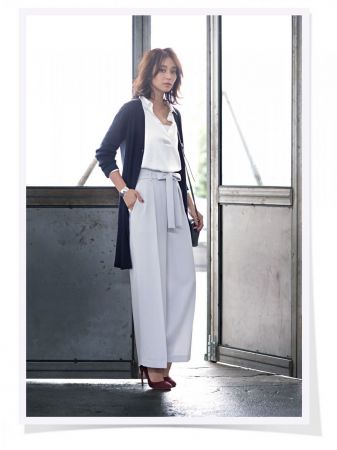UNIQLO女裝羅紋V領開襟外套 (長袖) 、UNIQLO 女裝緞面開領上衣 (長袖) 、UNIQLO 女裝高腰緞帶寬褲 ※其他配件為私物