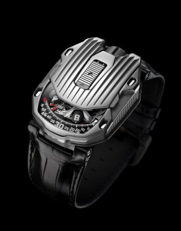 URWERK UR-105 CT Streamliner,建議售價NT2,360,000。