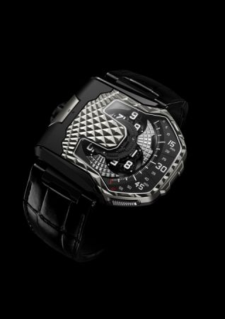 URWERK UR-T8,建議售價NT3,680,000。