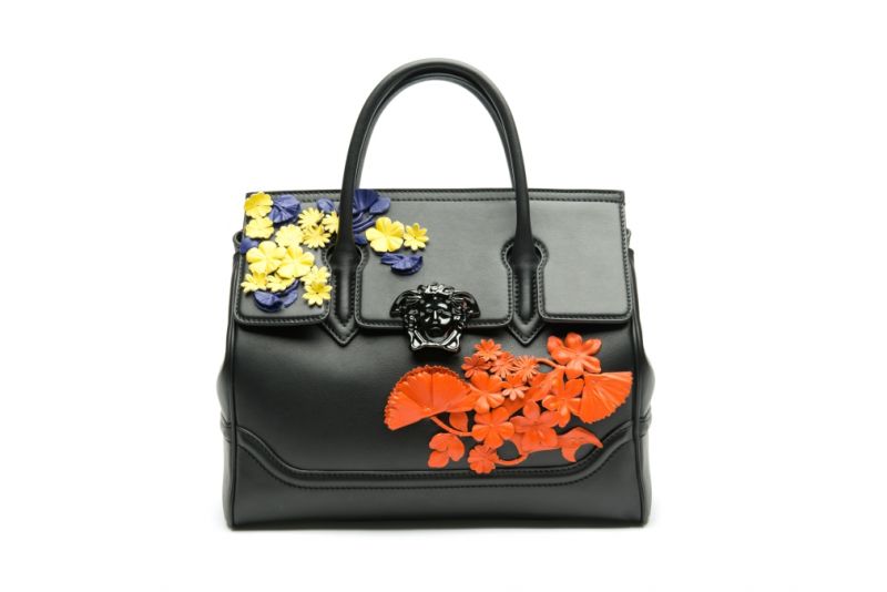 皮革花朵裝飾手提包,Versace。