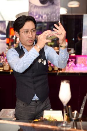 調酒師 余天音Cross Yu