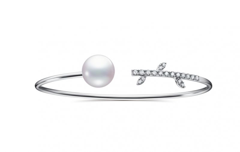 TASAKI kugel 南洋珍珠鑽石白金手環,NT151,000。