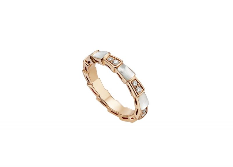 BVLGARI SERPENTI VIPER RING玫瑰金珍珠母貝鑽石戒指,參考售價約NT$103,800